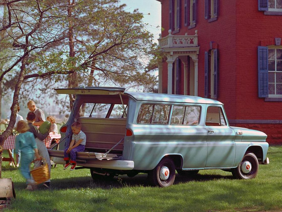  Chevrolet C10 Suburban 1965 года  (фото 2 из 3)